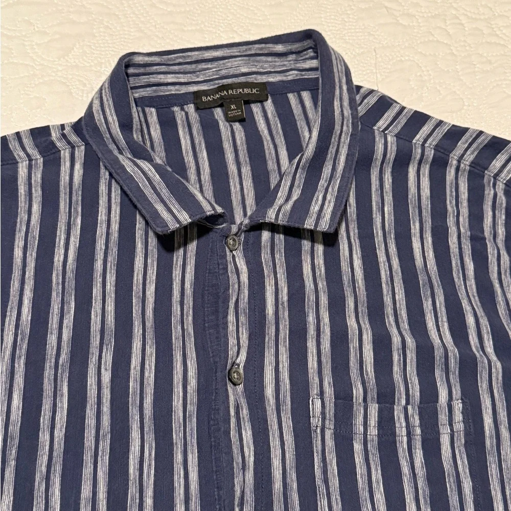 Banana Republic‎ Men's Blue Striped Shirt, Short Sleeve size XL